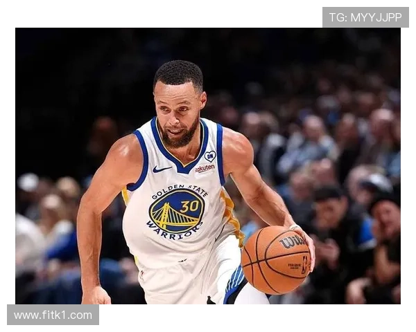 克莱比赛季初更积极无球跑位，助库里提升三分效率