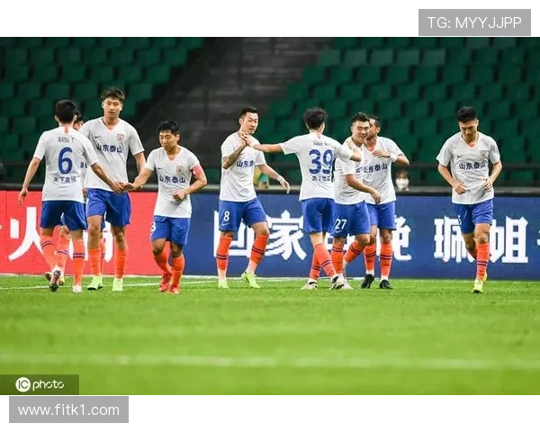 山东泰山中场失控，节奏紊乱致问题集中暴露